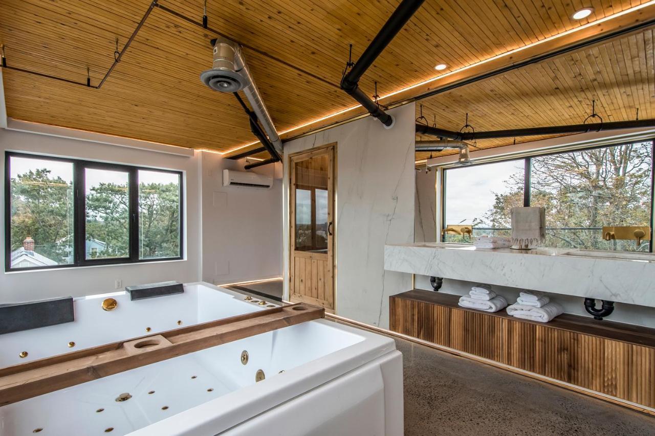 The Halifax Rooftop - Cozy Spa B&B Extérieur photo