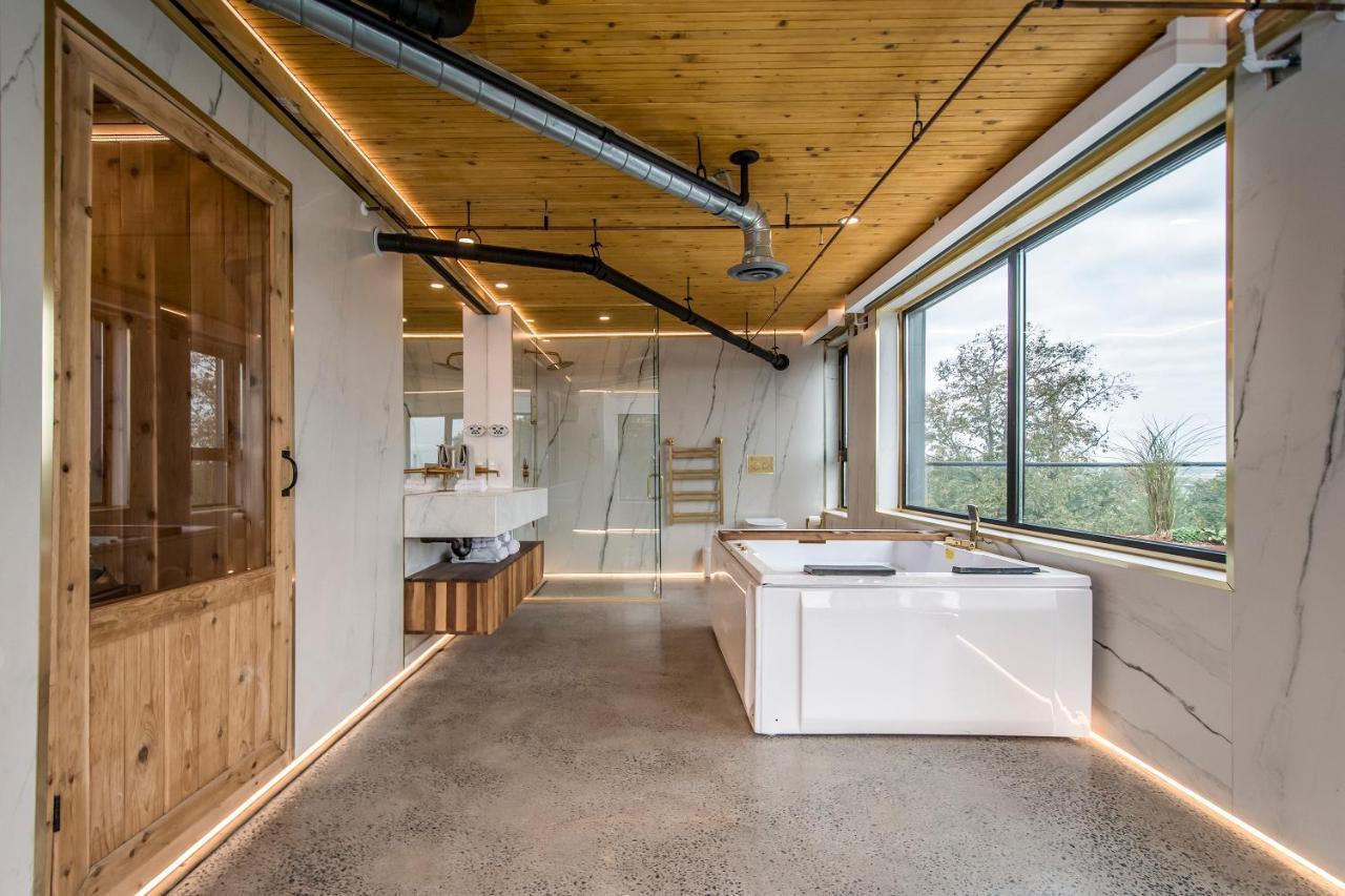 The Halifax Rooftop - Cozy Spa B&B Extérieur photo